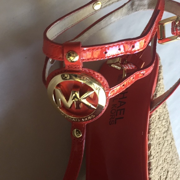 Shoes - Picture 3 of 4